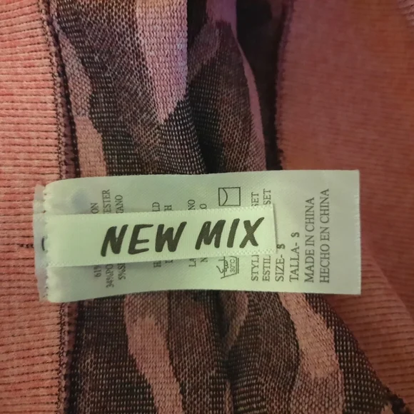 Camo Pink and gray camouflage leggings - Picture 5 of 7